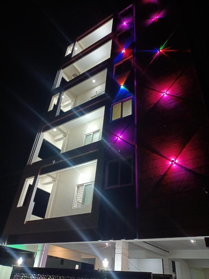 Four Seasons Home Stay 蒂鲁帕蒂 外观 照片
