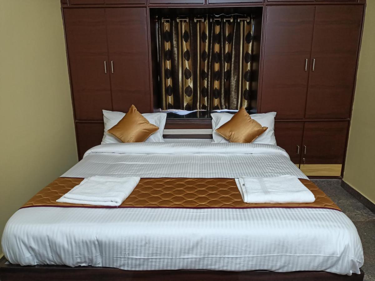 Four Seasons Home Stay 蒂鲁帕蒂 外观 照片