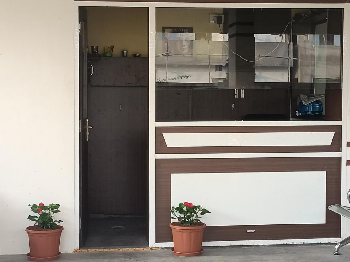 Four Seasons Home Stay 蒂鲁帕蒂 外观 照片
