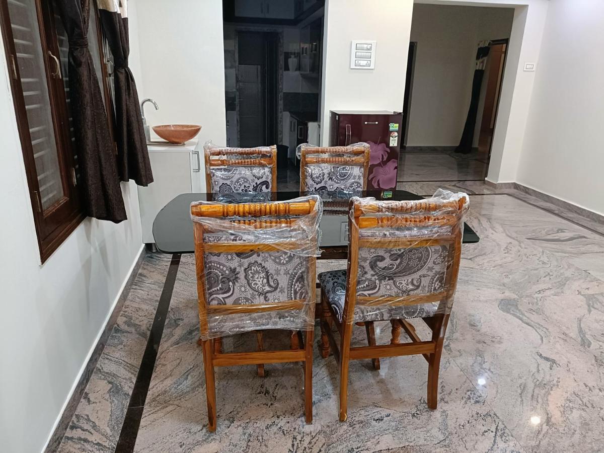 Four Seasons Home Stay 蒂鲁帕蒂 外观 照片