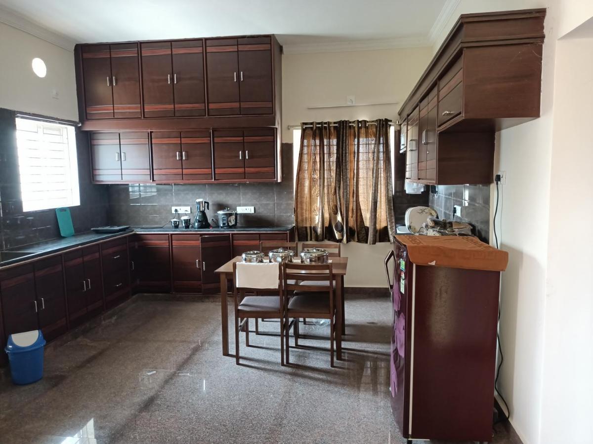 Four Seasons Home Stay 蒂鲁帕蒂 外观 照片
