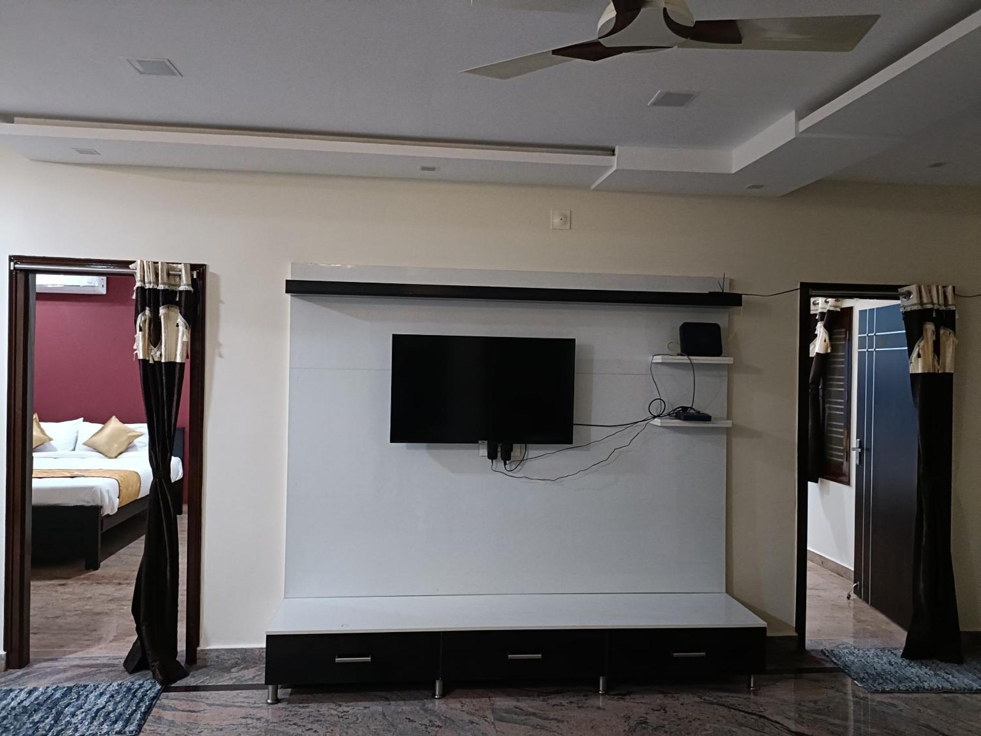 Four Seasons Home Stay 蒂鲁帕蒂 外观 照片